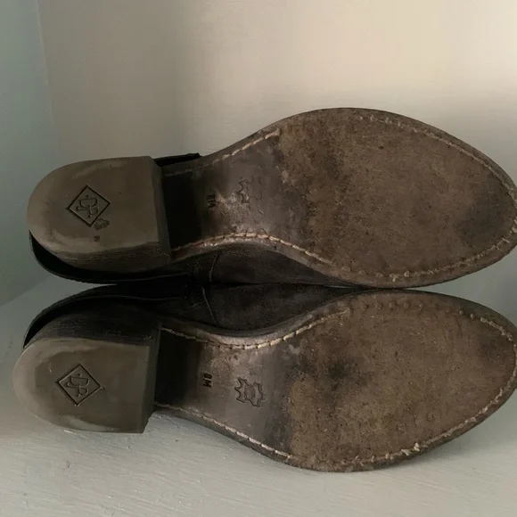 Donald Pliner Dalis Ankle Boot - Picture 6 of 8